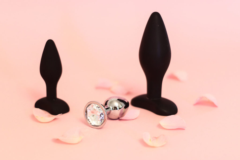 buttplugs clitoral massager vibratordildos Selecting Sex Toys for Ebony Threesome Webcam Porn